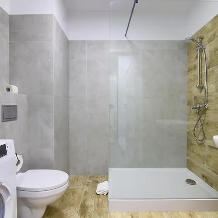 In - Chmielewskiego 3* Szczecin