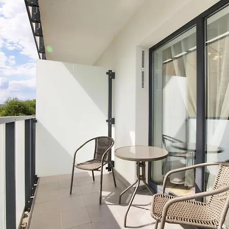 In - Chmielewskiego 3* Szczecin